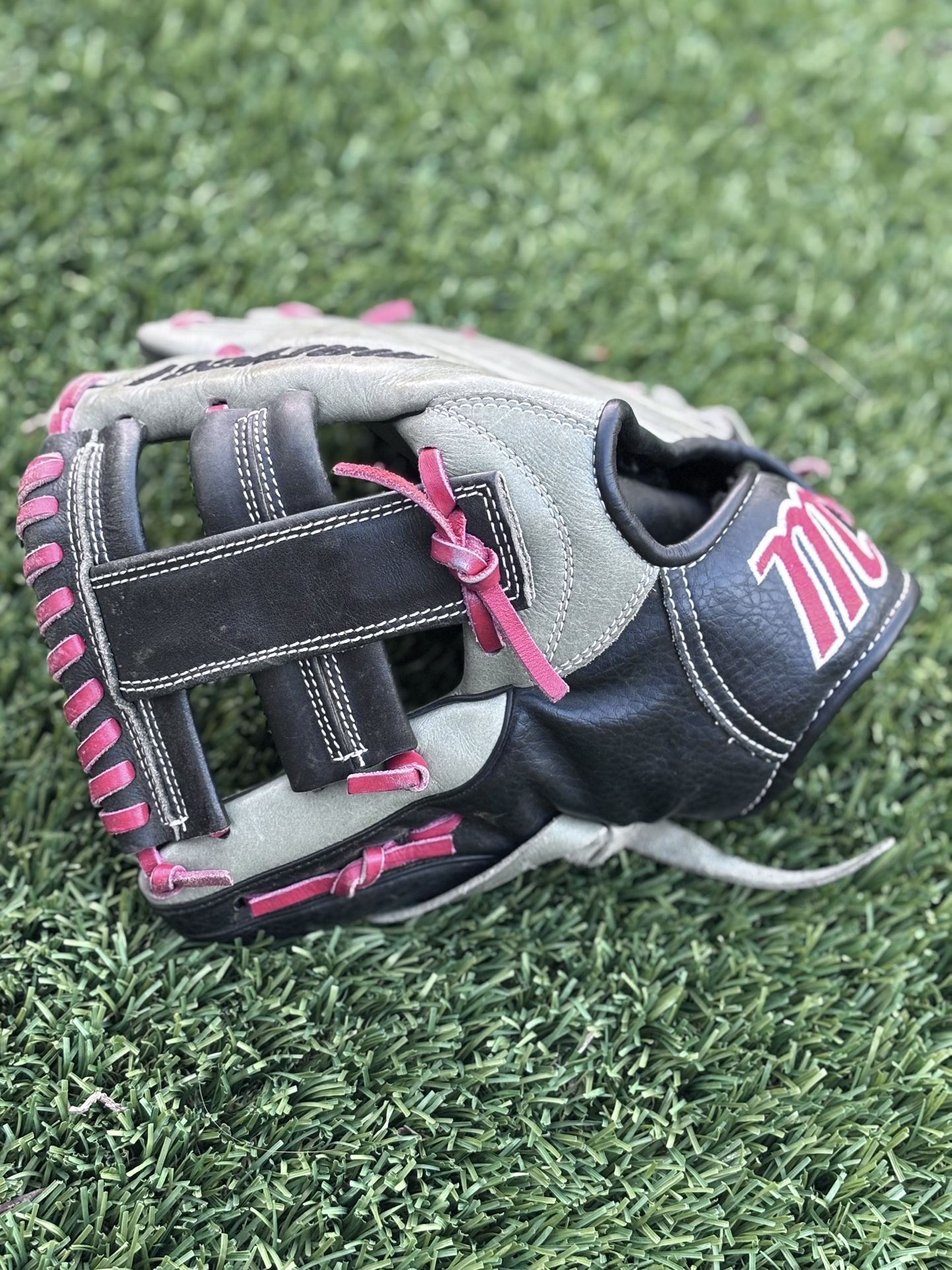 Marucci Left Handlers Baseball Glove