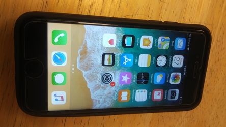 Mint condition unlock T-Mobile iphone 7 128gb