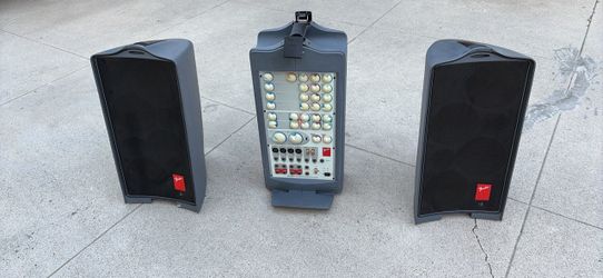 Fender Passport P-250 Portable PA System – 2 Speakers + Powered Mixer