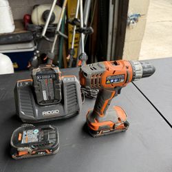 Rigid 18V Cordless Drill W/ 3 Batteries And Charger 