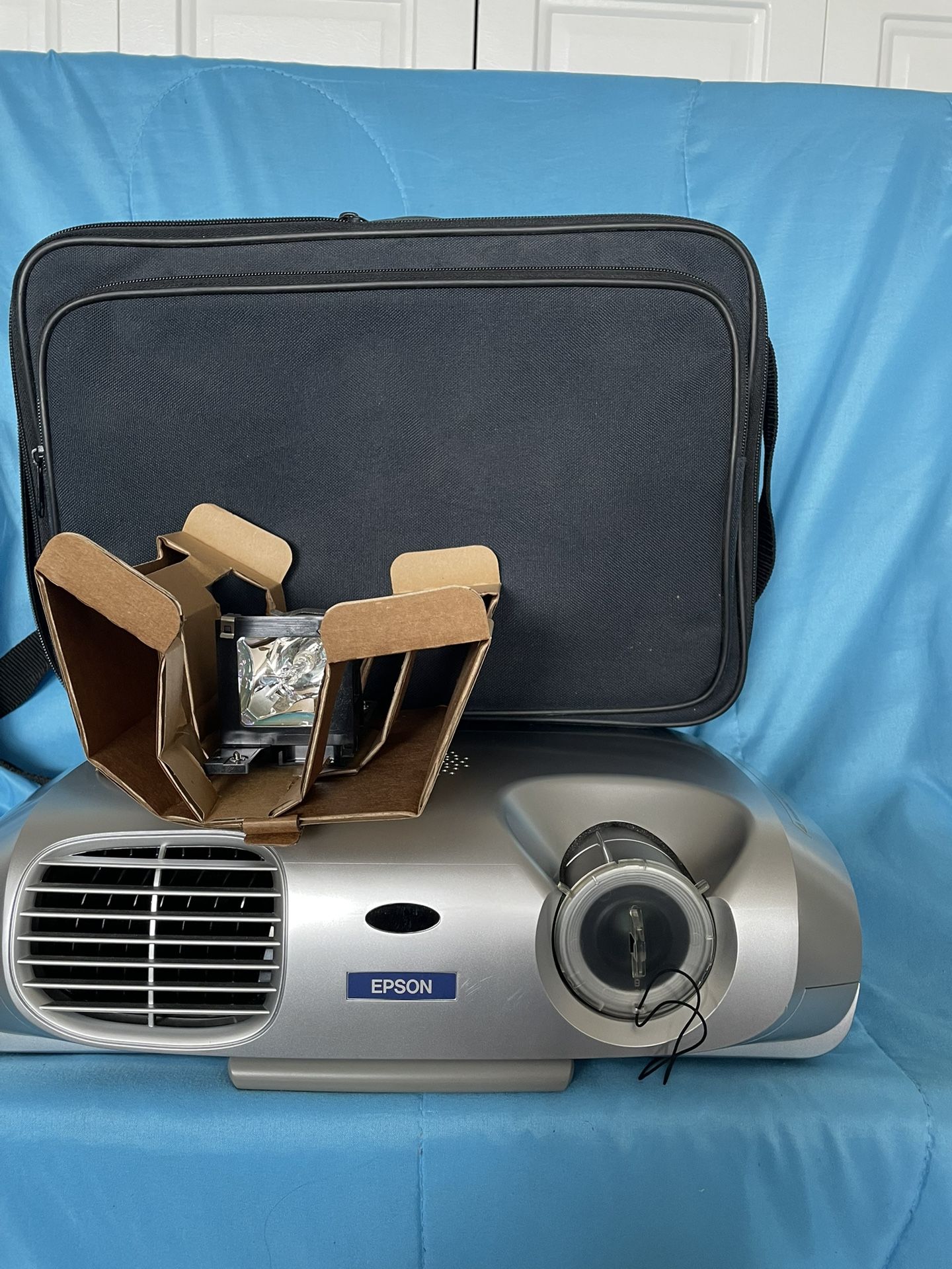 Epson S1 LCD Projector 