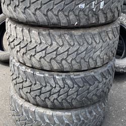 LT 275/65R20 Marca Toyo Open Country M/T En Perfectas Condiciónes De Vida