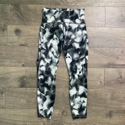 Lululemon Train Times Blush Blossom Black and White Women’s Leggings Activewear Pants Size 8