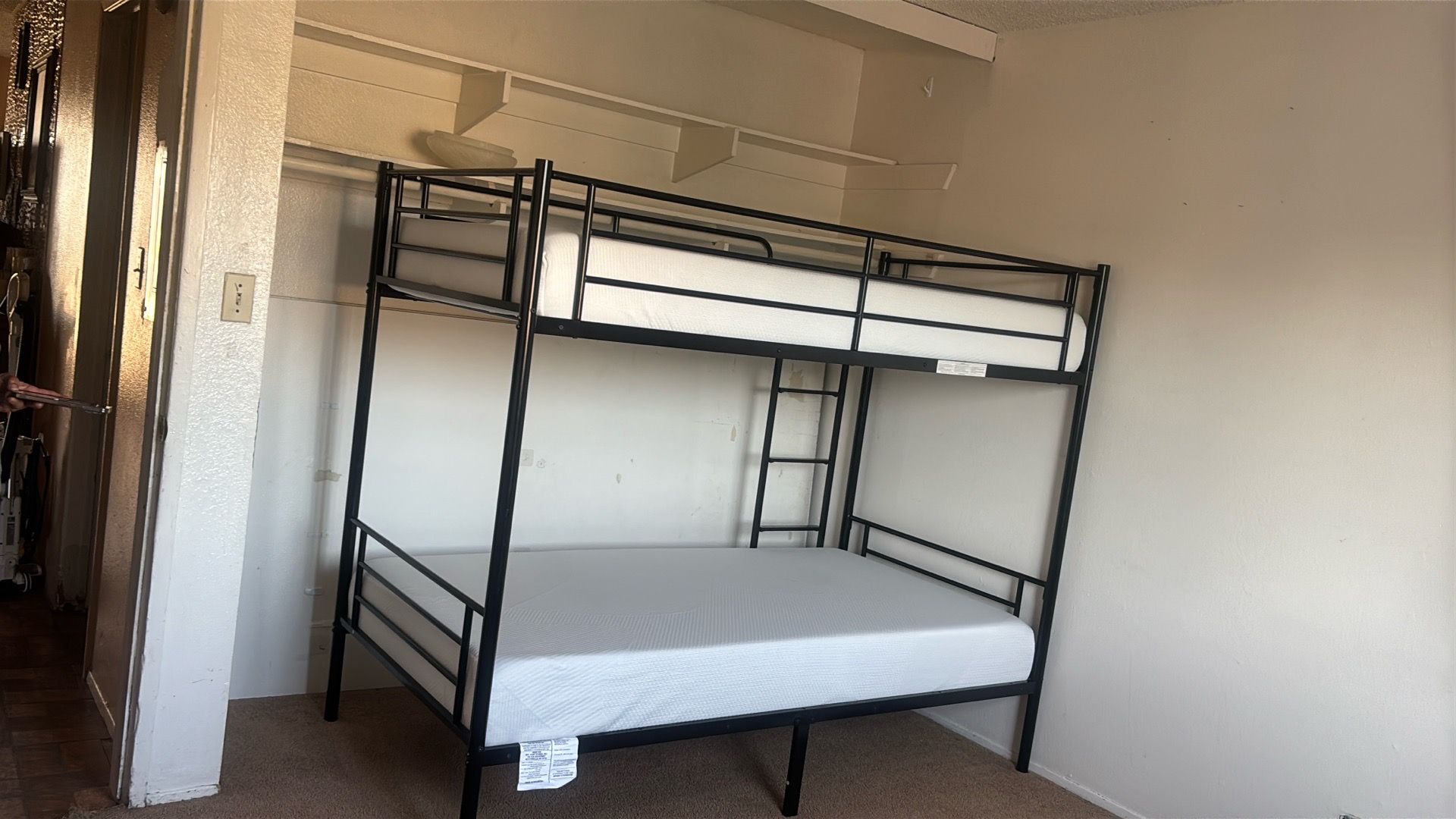 Twin bunk bed with Mattress