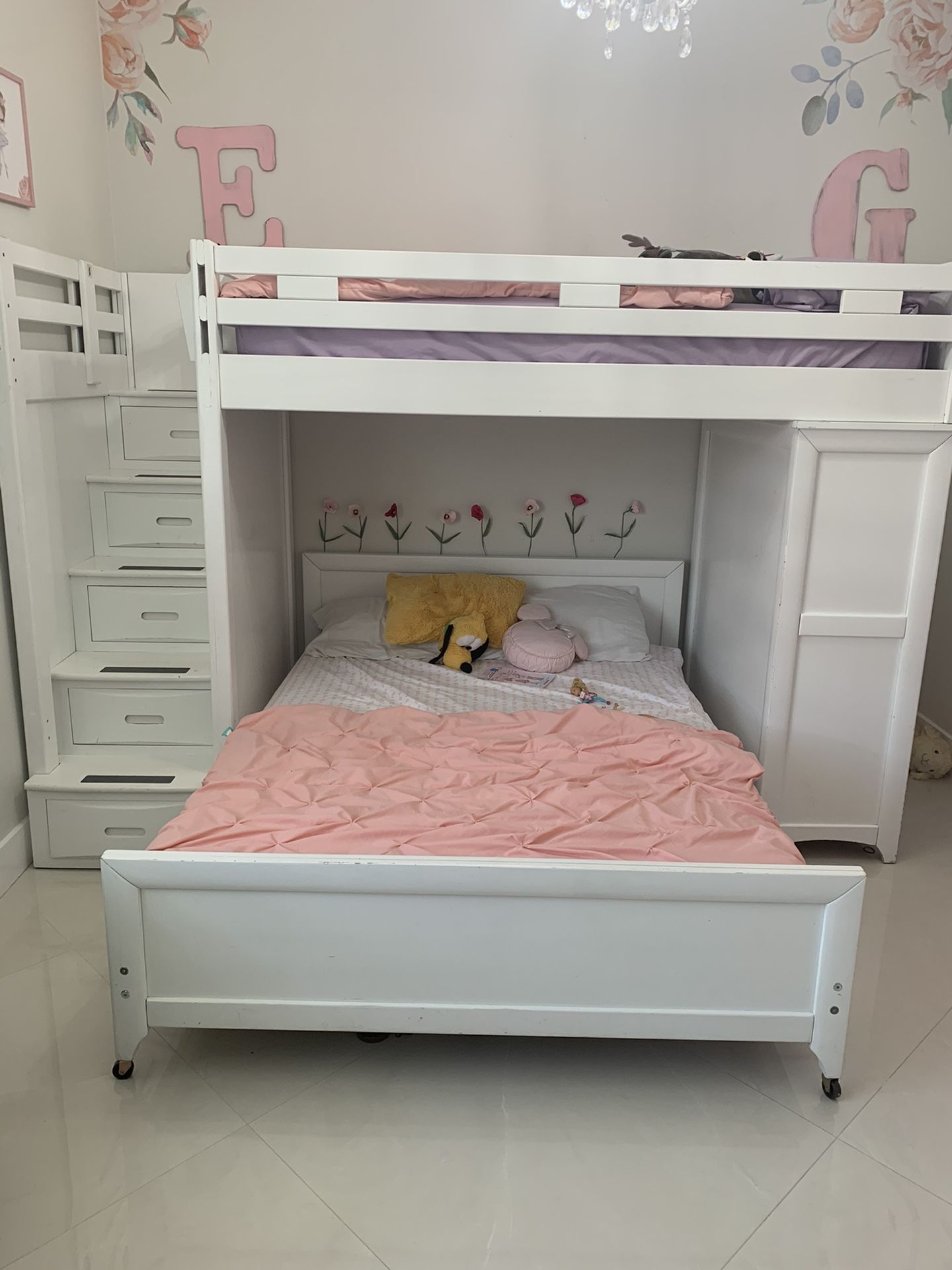 Bunk bed with twin/full