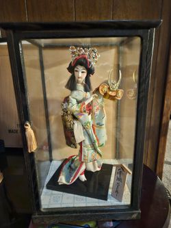 Japanese Geisha Dolls