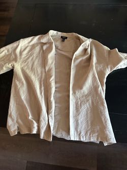 Forever 21 Men's short-sleeve button-down shirts (Size Large). Selling 2 for 15. 10 for 1
