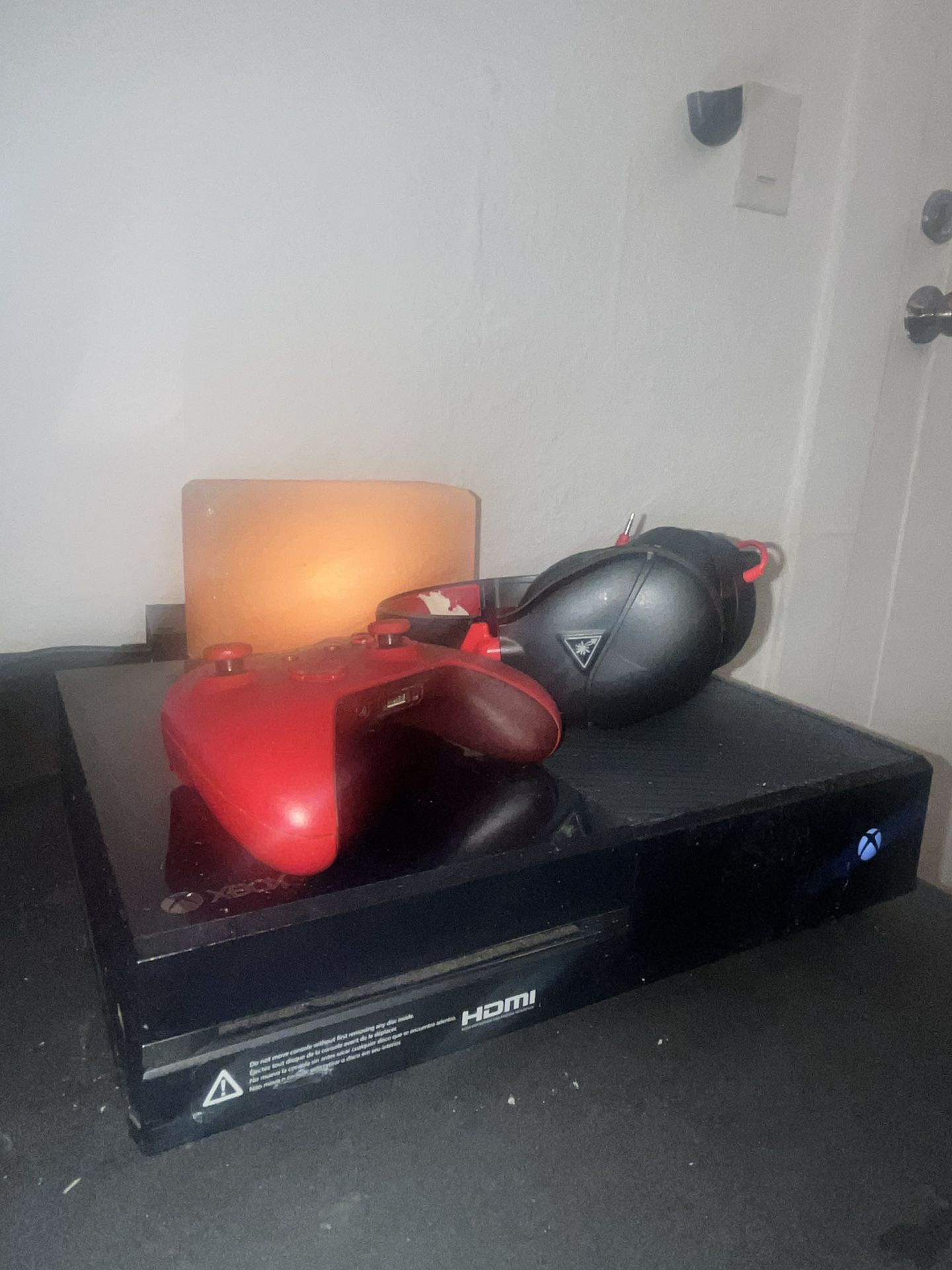 (MAY 30 Last Day) Xbox One MATTE BLACK EDITION, Controller (Red), Turtle Beach Recon 70 Wired Gaming Headset