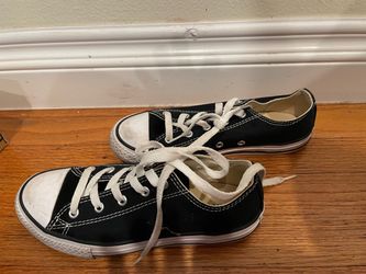 Youth Converse Chuck Taylor Low Top Sneakers
