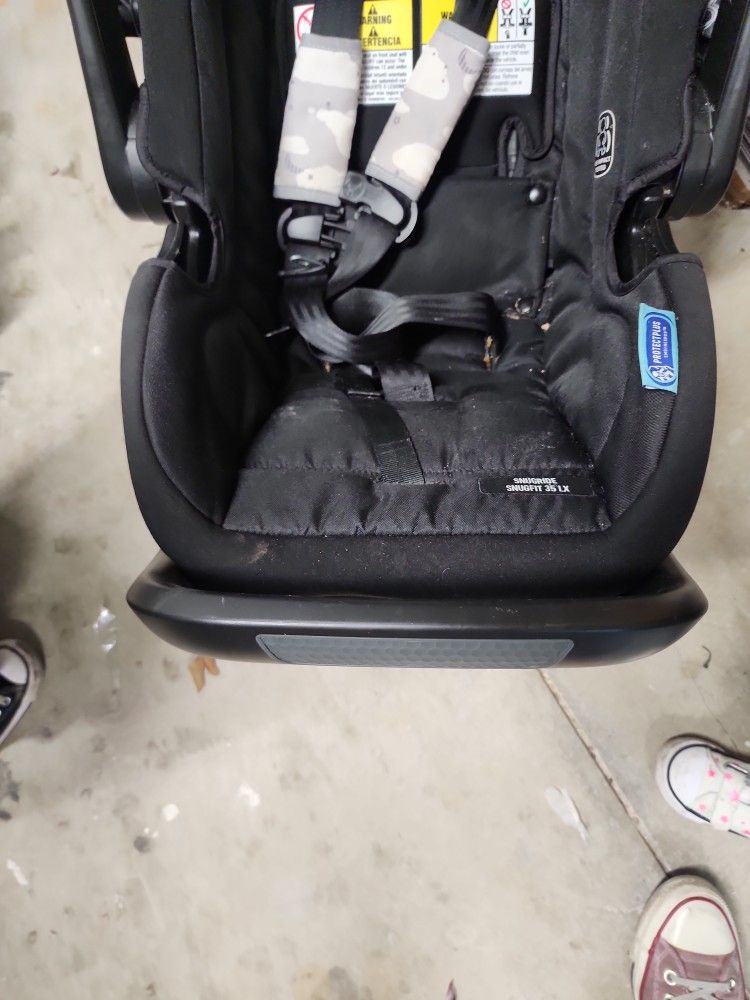 Graco Car Seat And Base 