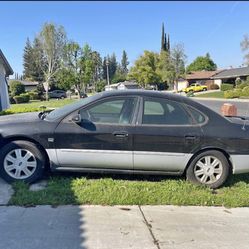 2004 Ford Taurus