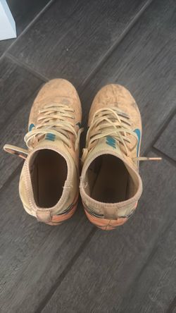 Kid’s soccer shoes size 2.5