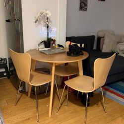 Table+ Chairs 