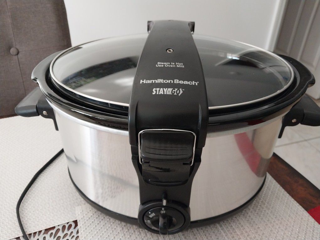 6 Qt Crock Pot Slow Cooker White Ceramic Programmable for Sale in West Palm  Beach, FL - OfferUp