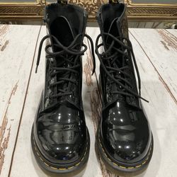 DR. MARTENS PATENT SHINY BLACK BOOTS COMBAT MOTO LACE UP 