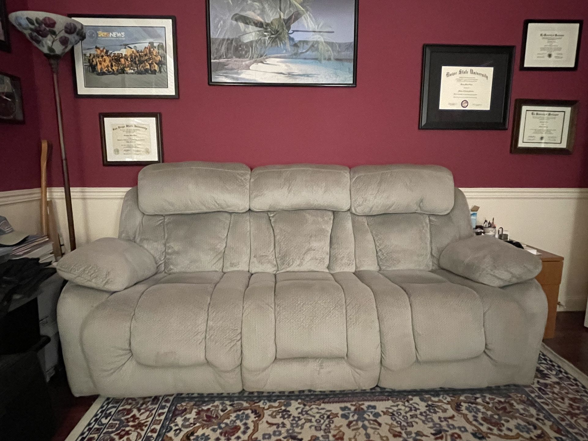 Lovely Gray Electric Recliner Couch. 
