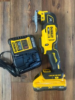 DeWalt 20V XR Brushless Oscillating Multi-Tool with Battery and Charger