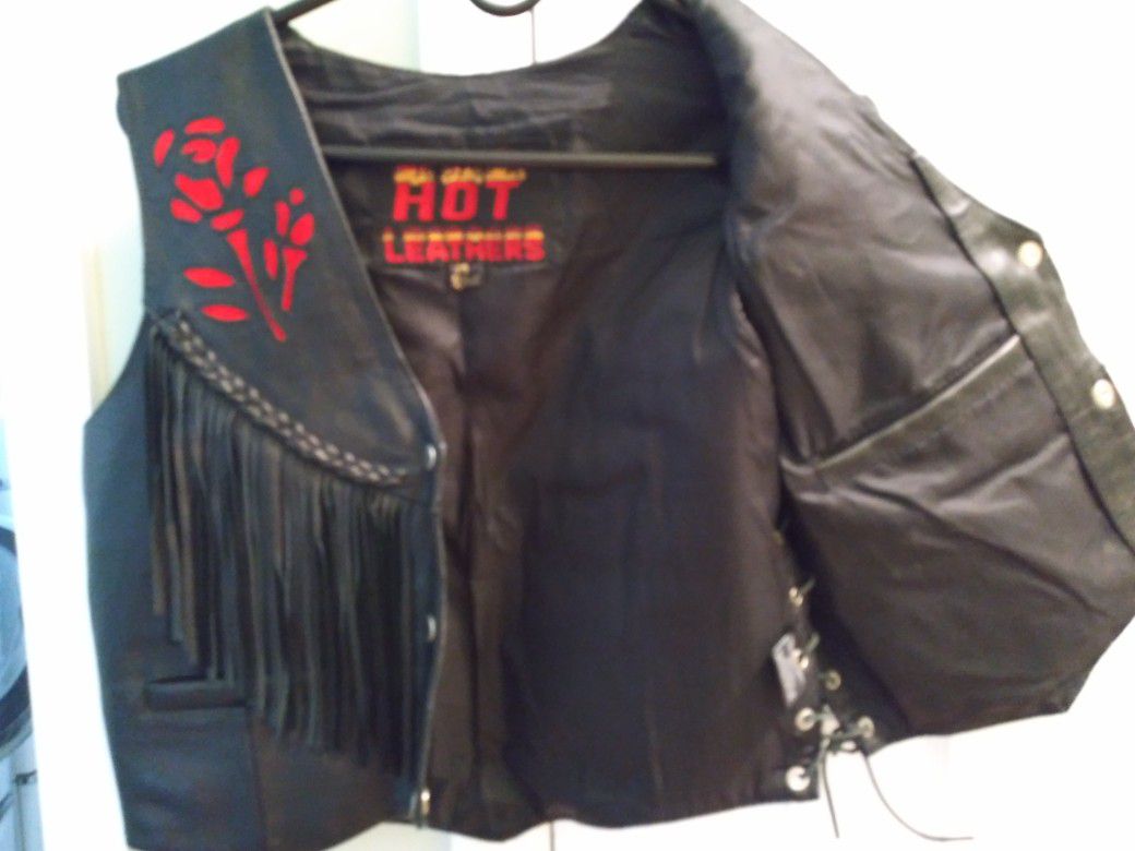 Hot Leathers ladies black fringe leather vest