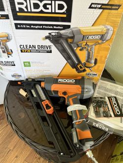 Ridgid Pneumatic 15 Gauge 2-1/2in. Angled Finish Nailer / NEW