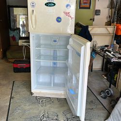 LG REFRIGERATOR-low Hours