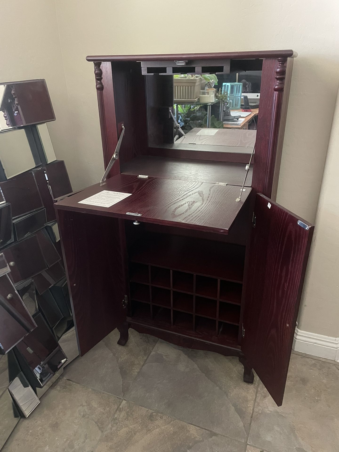 🍷 Elegant Cherry Wood Bar Cabinet with Mirror & Wine Storage 🍷 📍 Pickup Location: Durango and 215 Transform your space with this stunning vintage