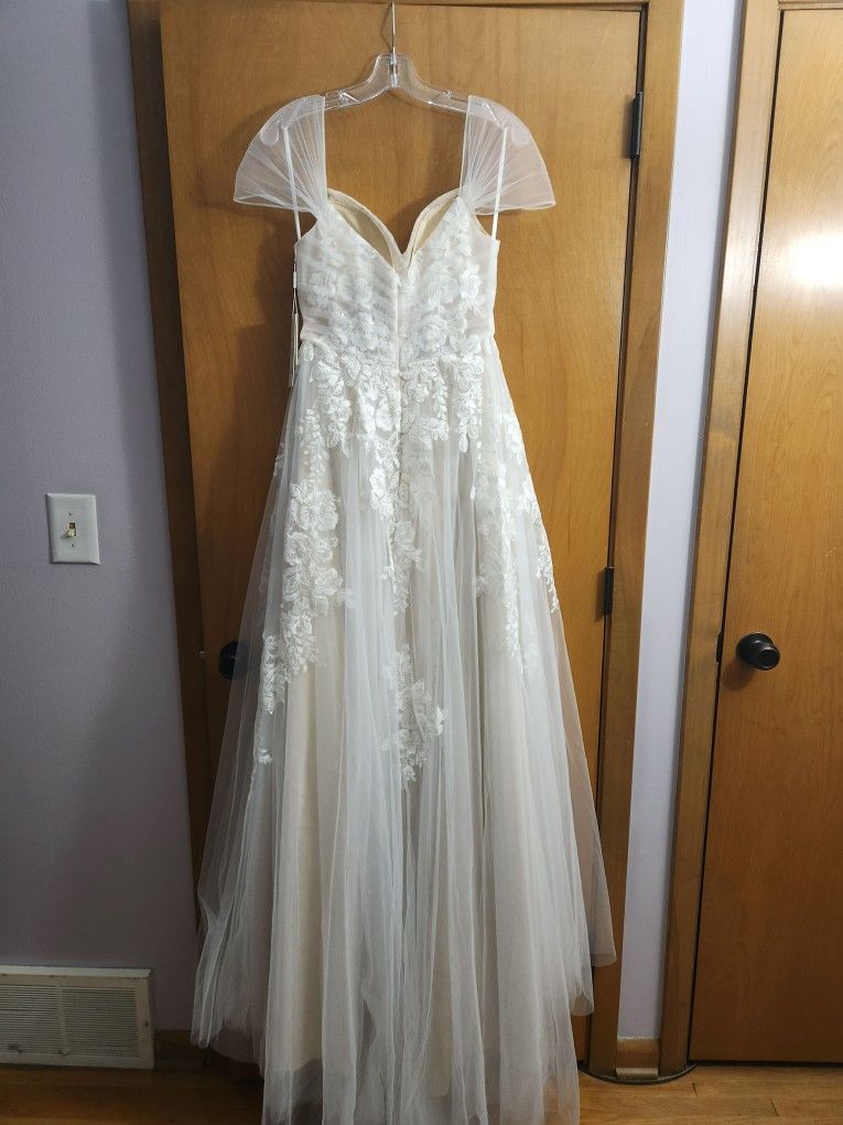 Nox Anabel Wedding Dress (Never Worn or Altered!)