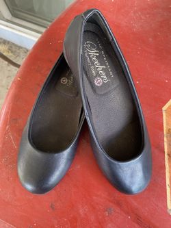 SKECHERS SHOES