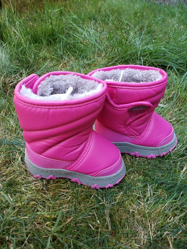 Snow boots 6