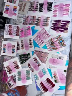 PRESS ON NAILS SIZE S M L