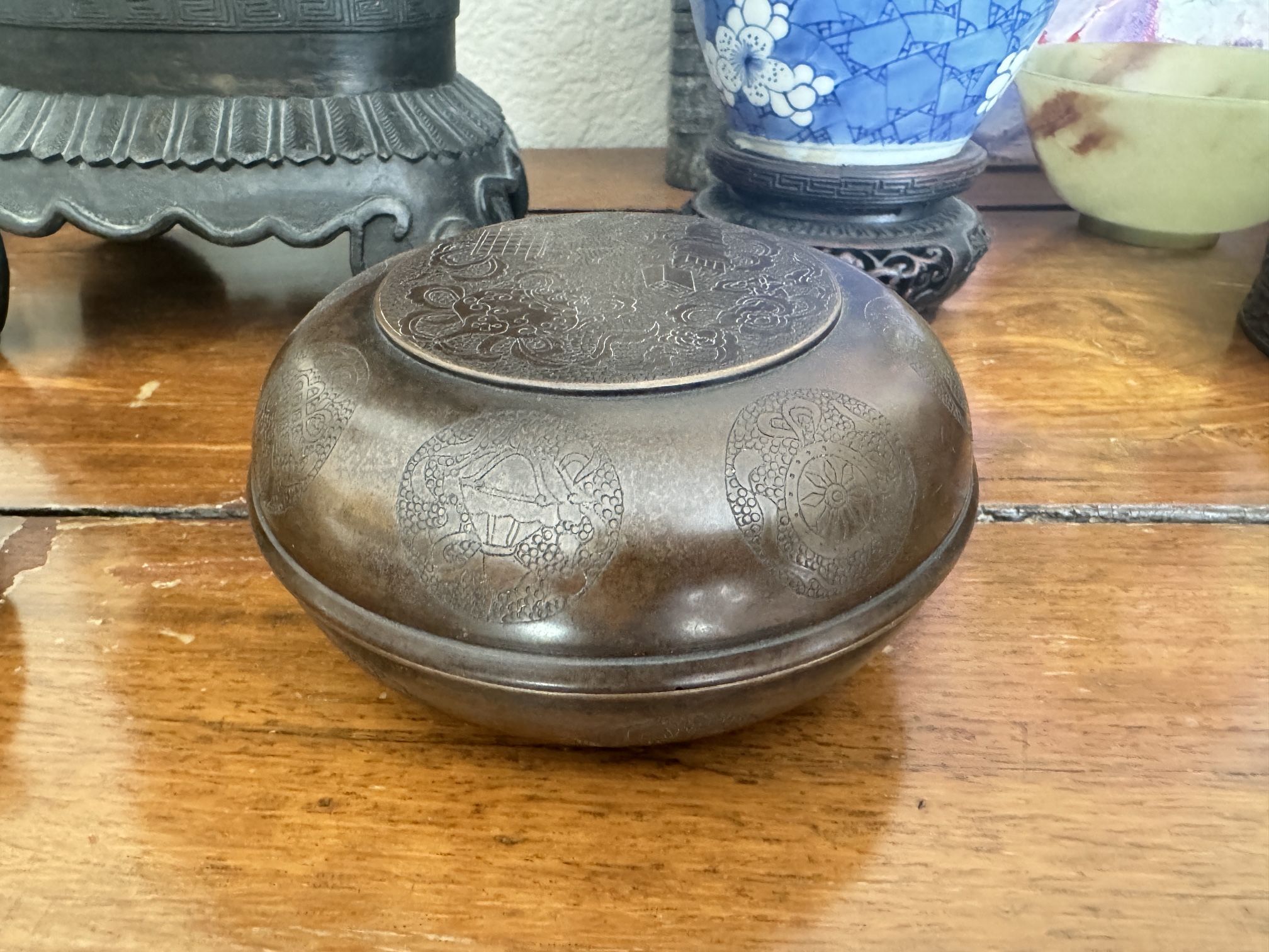 Chinese antique copper round box, incense box