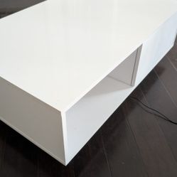 White Living Room Rectangular Coffee Table **Great Condition**