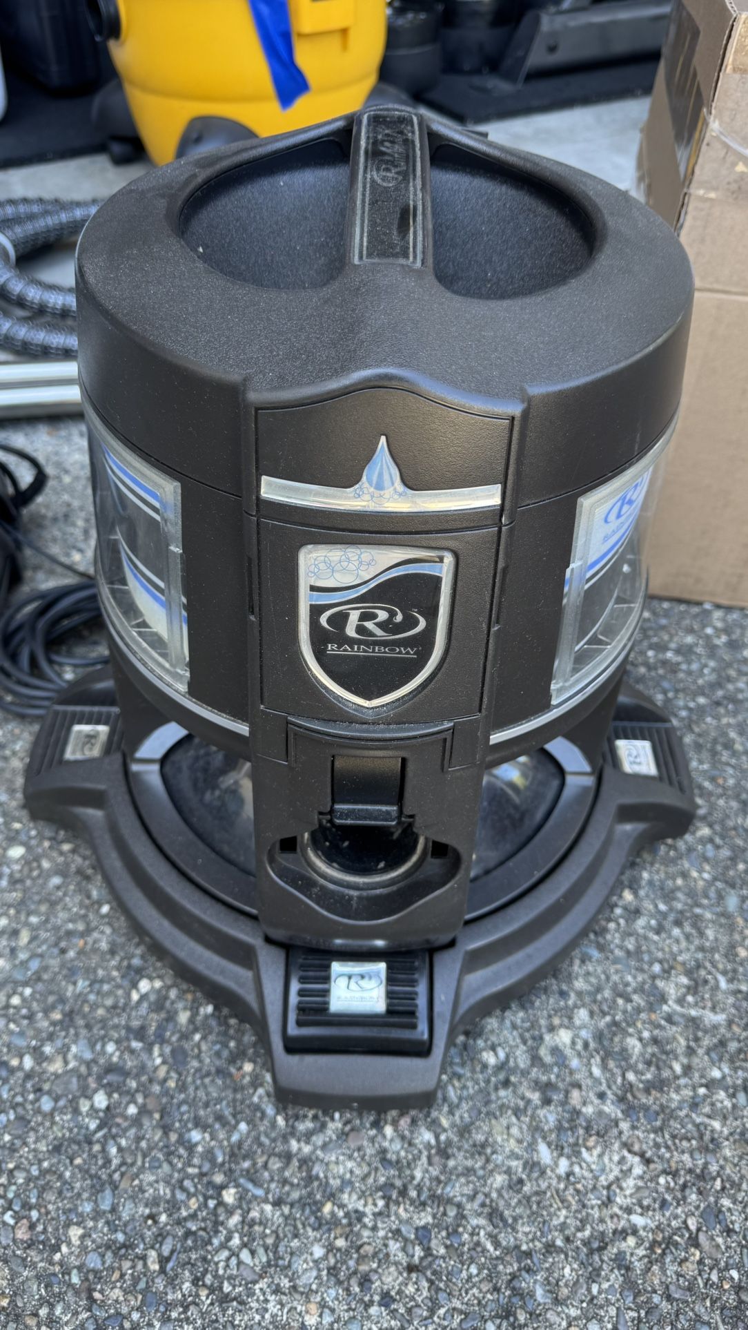 Rainbow Vacuum