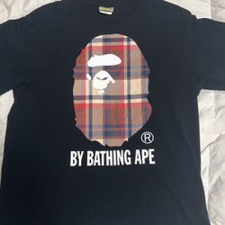 bape shirt Size M 100$