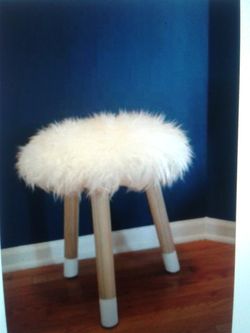 16 in tall stool chair faux fur
