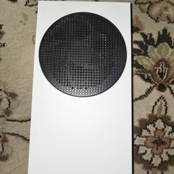Xbox Series S (w/cords)