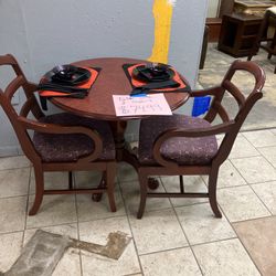 Table With 2 Chairs 