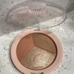 Trio Baked Face Powder-Blush, Bronzer, And Highlight 