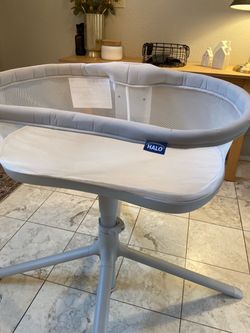 Halo Bassinet Swivel Sleeper 3.0
