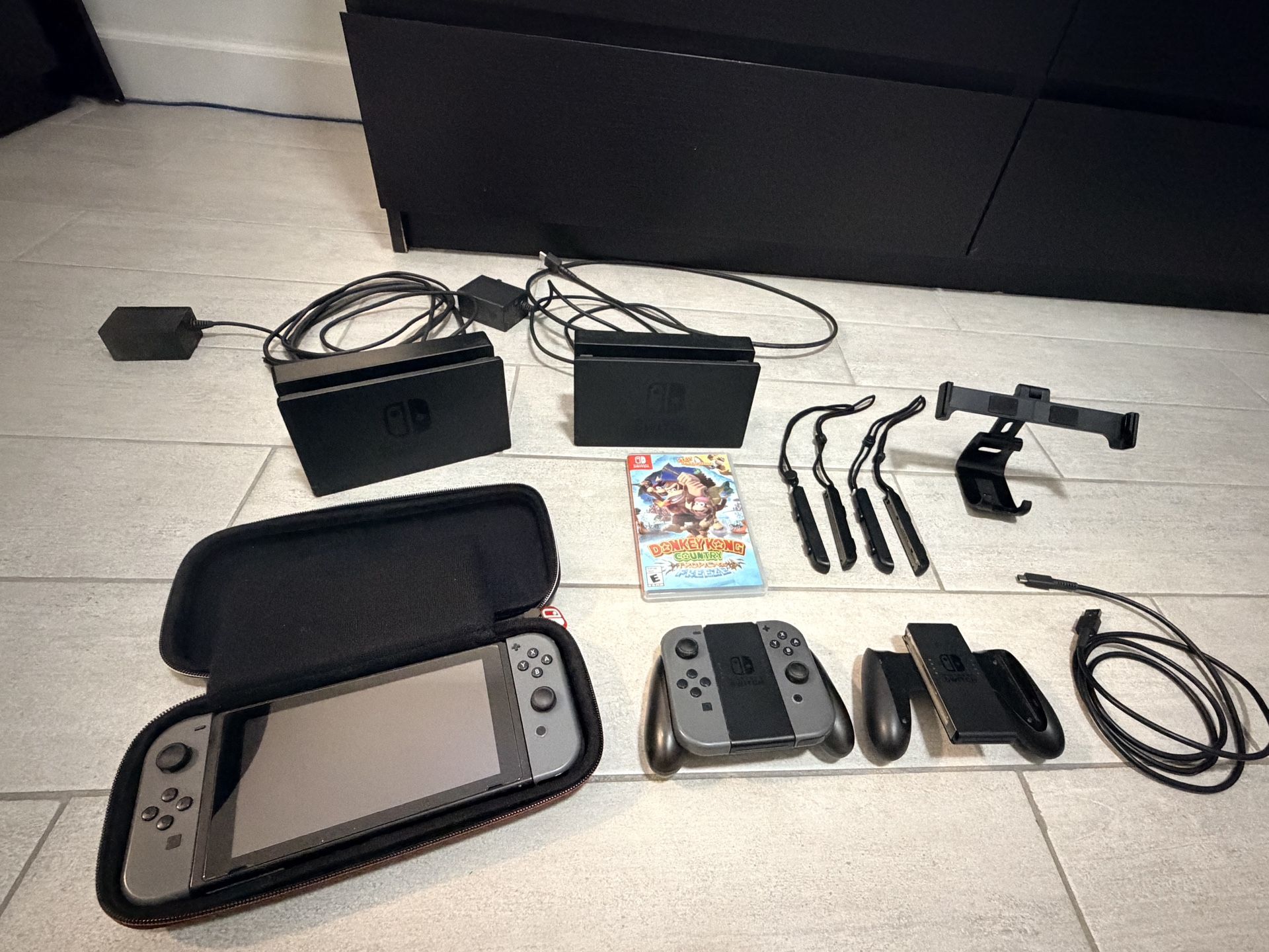 Nintendo Switch 1 Bundle