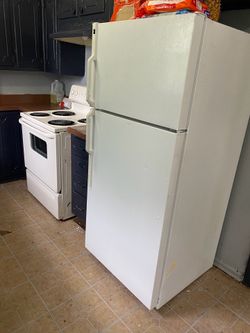 Hotpoint Refrigerator & Stove