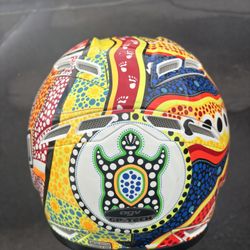 Valentino Rossi, Philip Island Replica Helmet