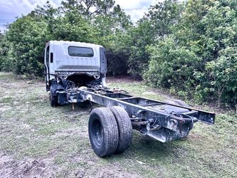 NO ENGINE Isuzu NPR Cab y Chasis