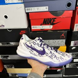 DS Kobe 8 Protro Court Purple size 10.5