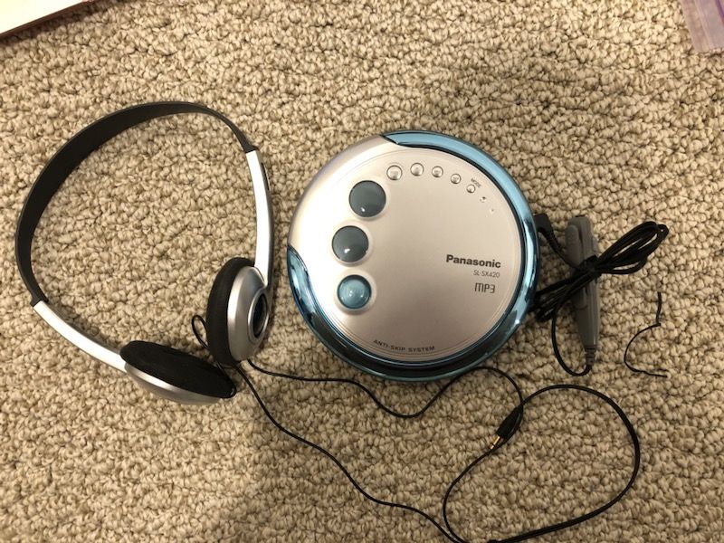 Panasonic SL-SX420 CD/MP3 Player with headphones