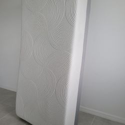 Like New Twin Memoryfoam Mattress 