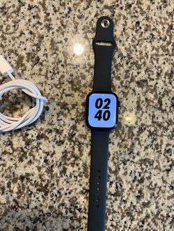 Apple Watch Series 7 GPS + Cellular 45mm Nike edition Works Great - Scratches - battery service recommended 67% - comes with charger