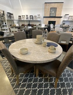 Ashley Kodatown Dining Table + 5 Chairs