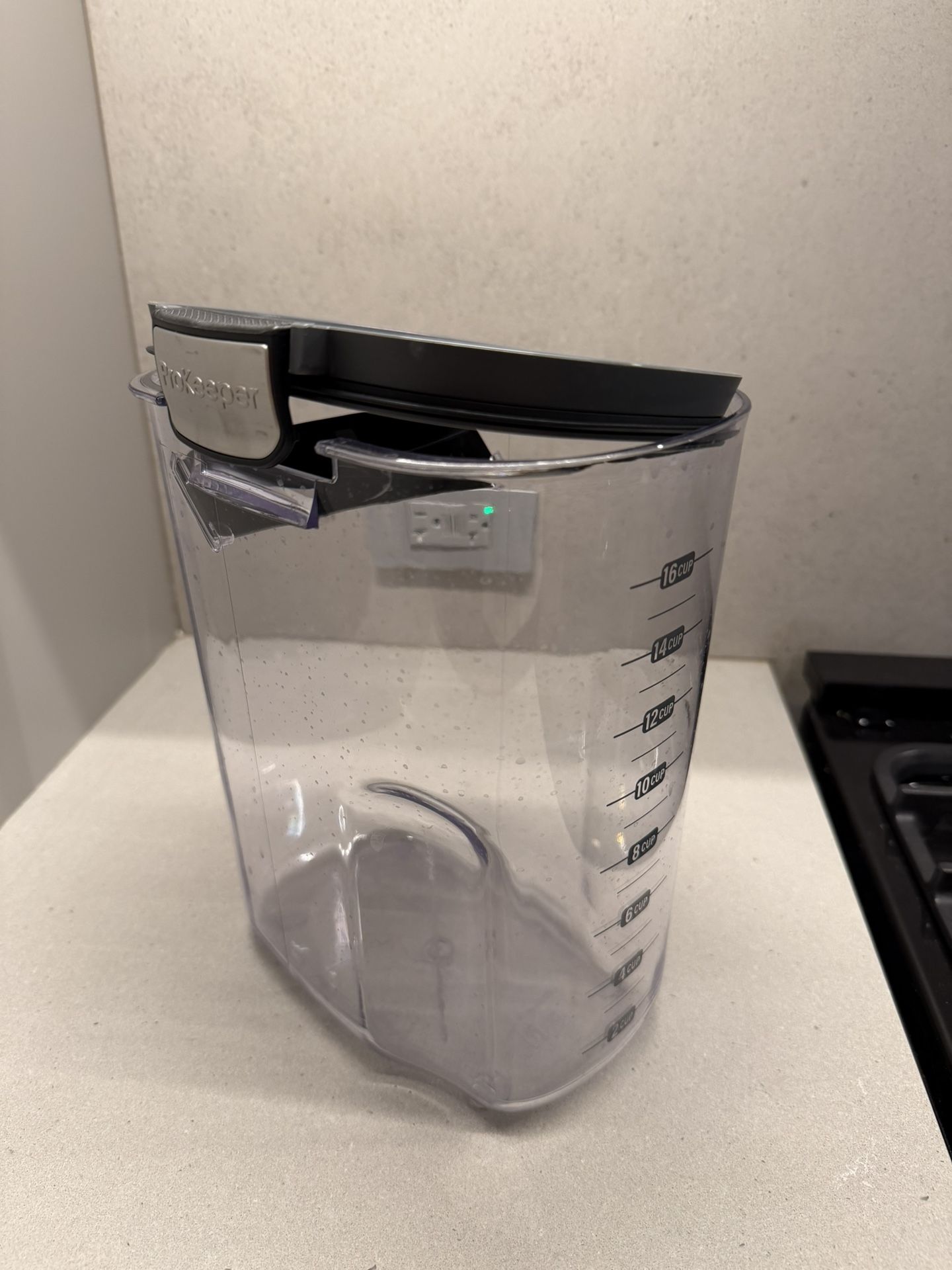 Progressive ProKeeper+ 4 qt. Flour Container