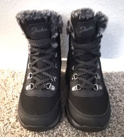 Skechers Trego-Stormie Ankle Boot Black Faux Fur Lace Up Waterproof boots size 6.5