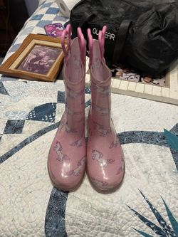 Stylish Rubber Boots For Girls